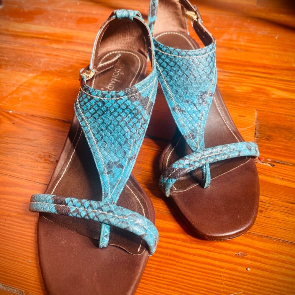 Donald J Pliner Women's Kitten Heel Strappy Pump Turquiose Size US 7.5M